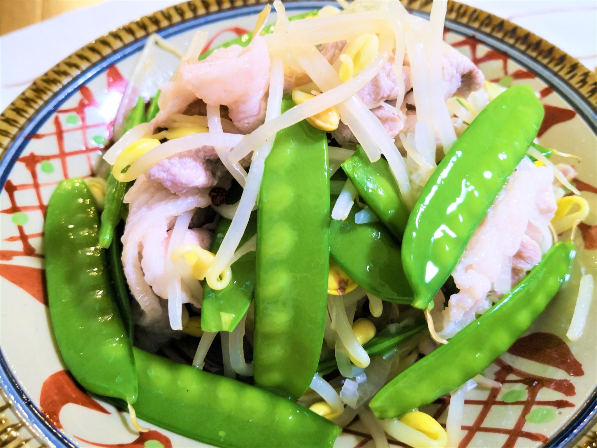 豚肉と豆モヤシ、さやえんどうの葱油あえ／Stir-fried pork, bean sprouts and snow peas with green onion oil