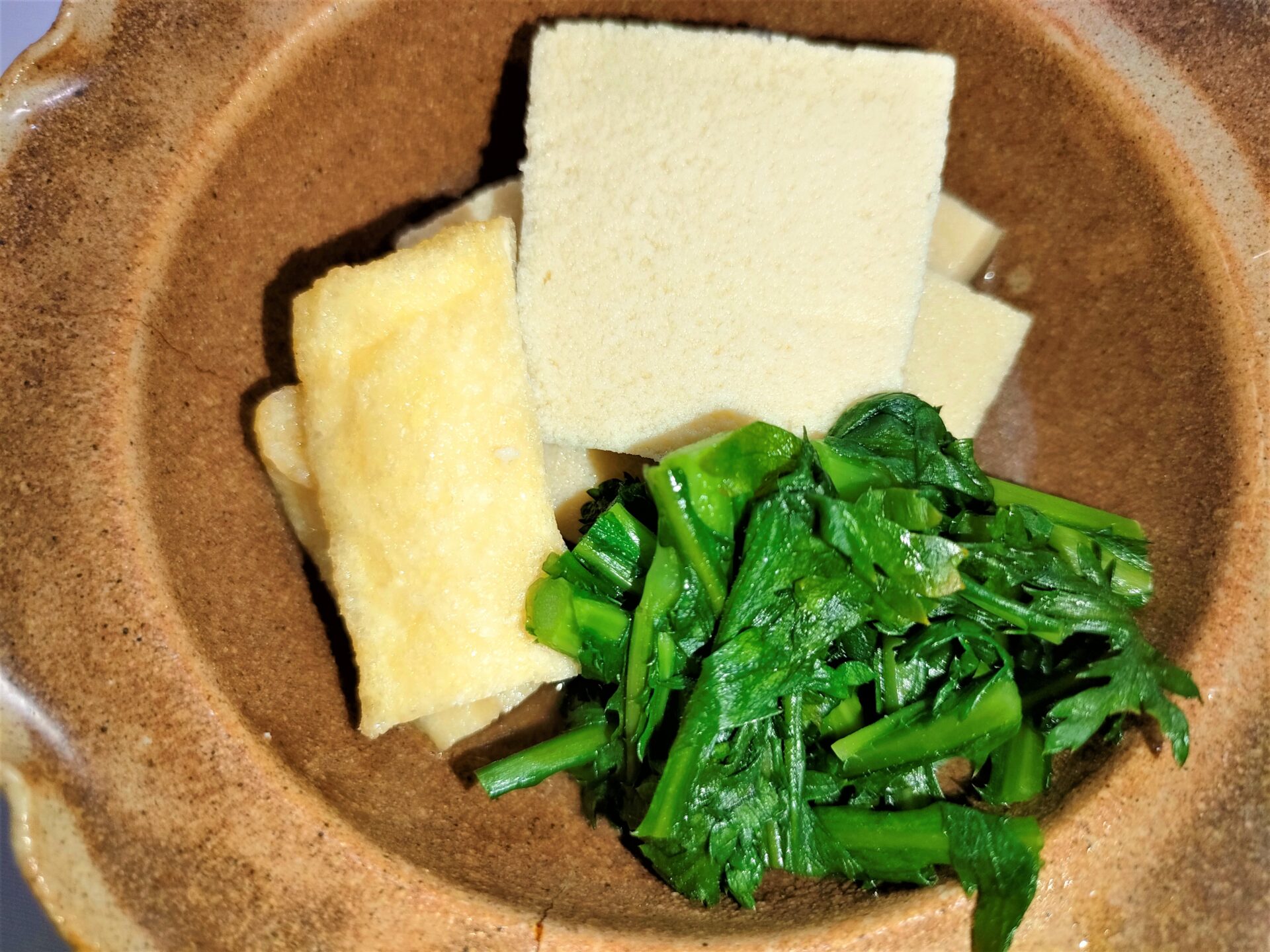 高野豆腐と春菊の煮びたし（栄養充実の菜食おかず）